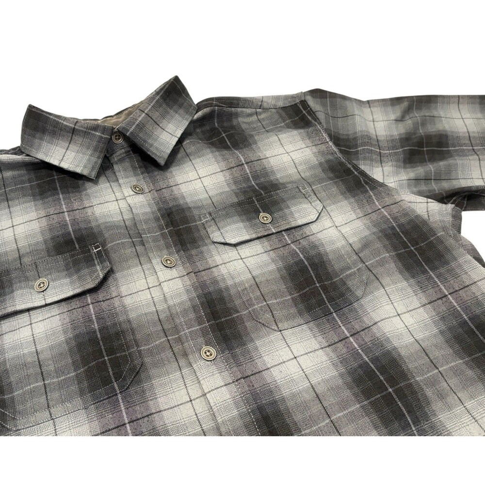 Swiss Tech Shirt Gray Plaid Flannel Long Sleeve Button Up Mens Size M (38-40)